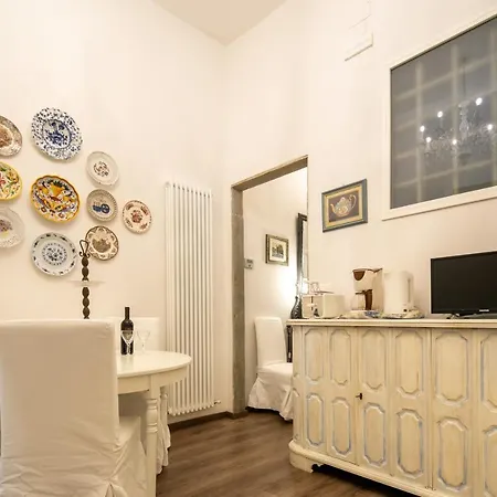 Tornabuoni Chic * Firenze